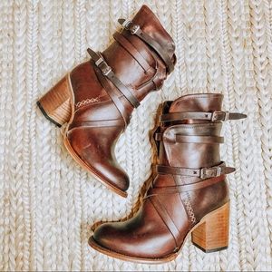 Freebird by Steven BAKER booties in Cognac